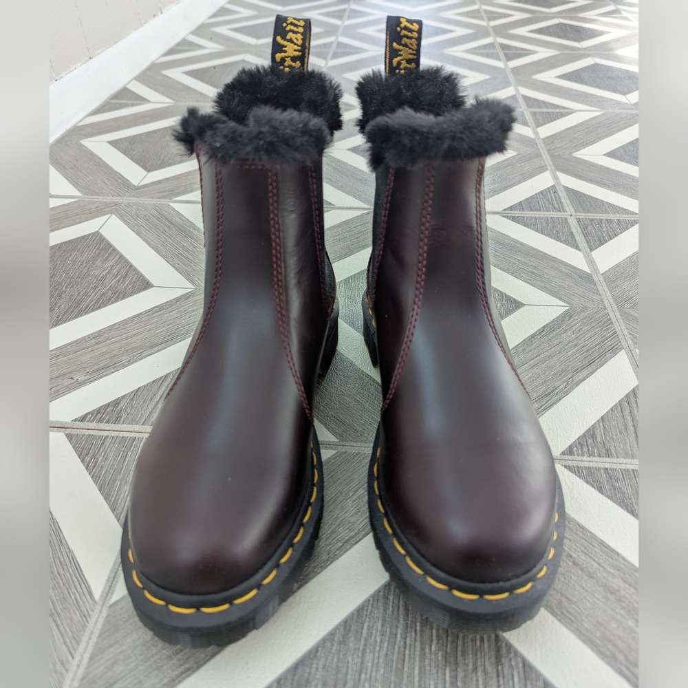New! Doc Martens Leonore Faux Fur Lined Chelsea Boots Oxblood Color Size 6 - Picture 2 of 13